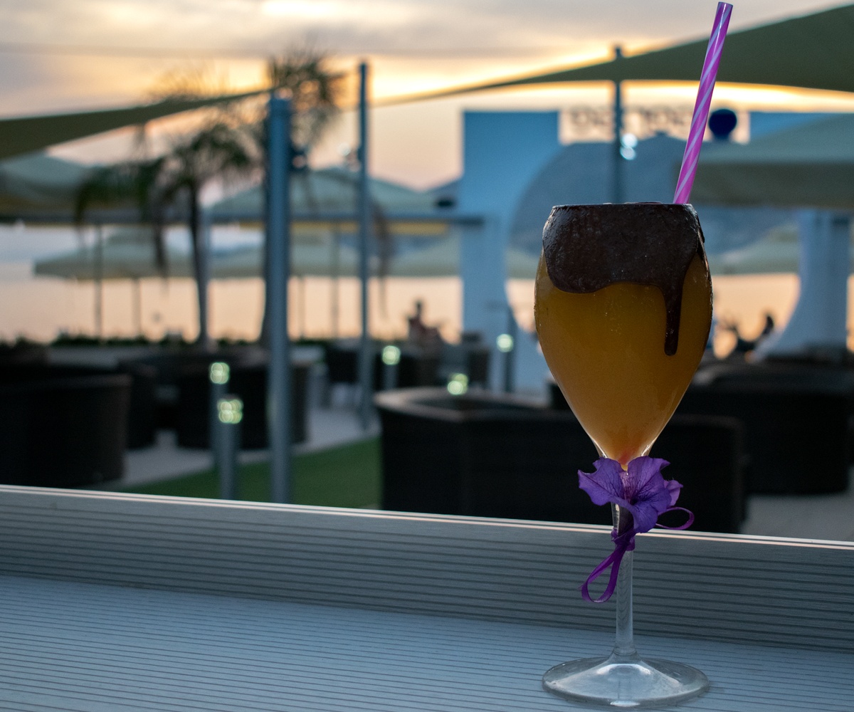 Cocktail By Mixalis Fytousis cocktail_ηλιοβασίλεμα_θάλασσα_παραλία_πισίνα_ποτό_τέχνη_μπαρ_beach bar_σαλαμινα